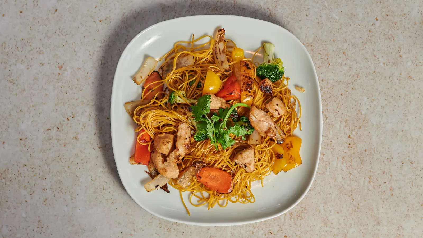 Wok eggnudler med kylling