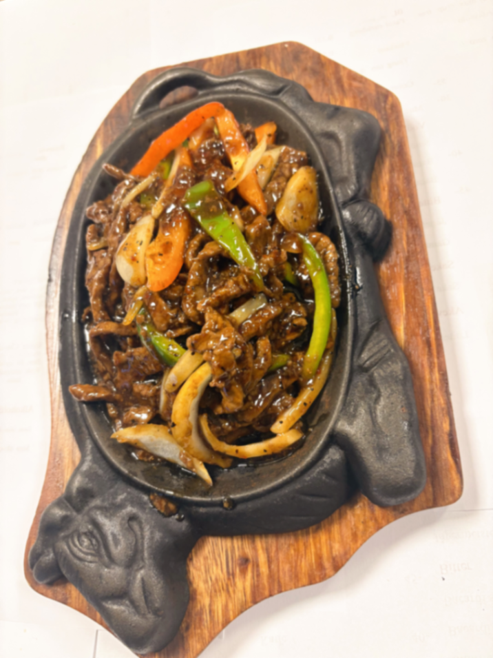 Biff med løk i peppersaus (litt sterk)