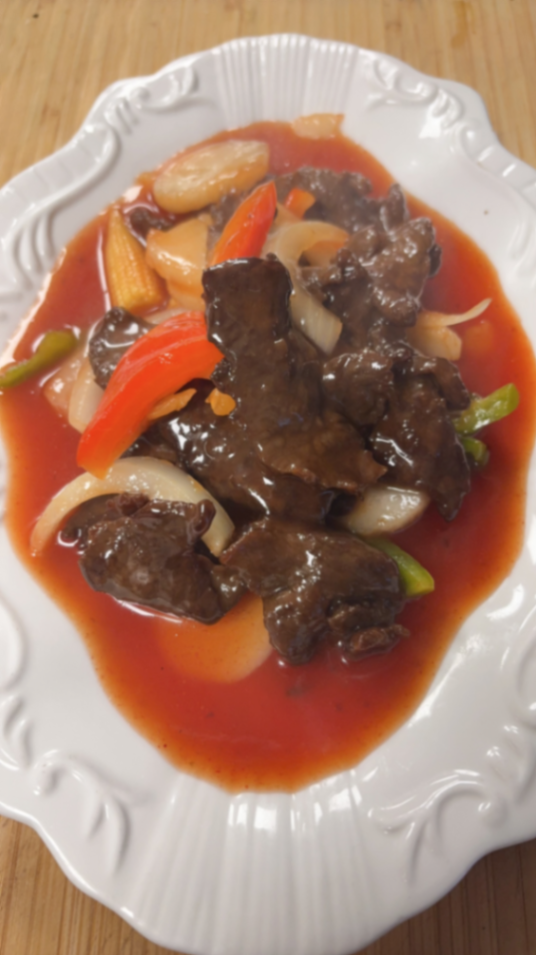 Sur-søt biff med grønnsaker