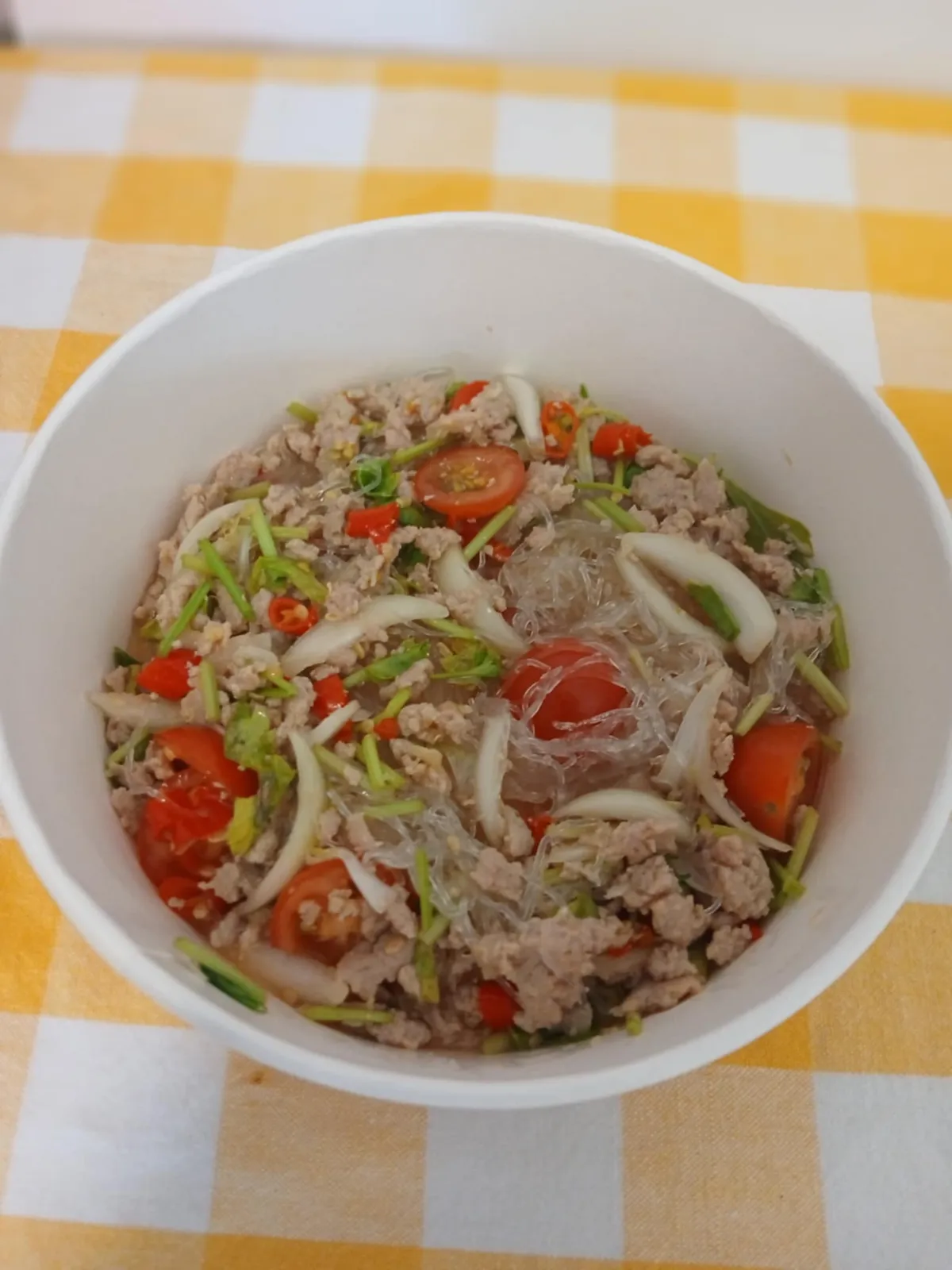 Glassnudelsalat med kylling og scampi